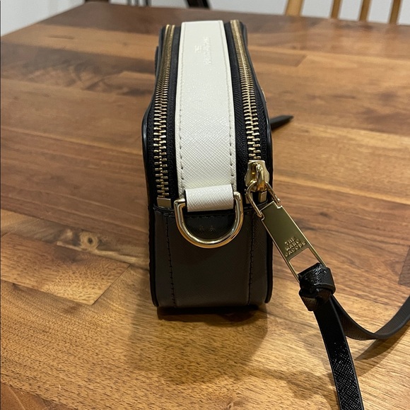 Marc Jacobs Crossbody Bag with Gold Accents - Picture 7 of 8